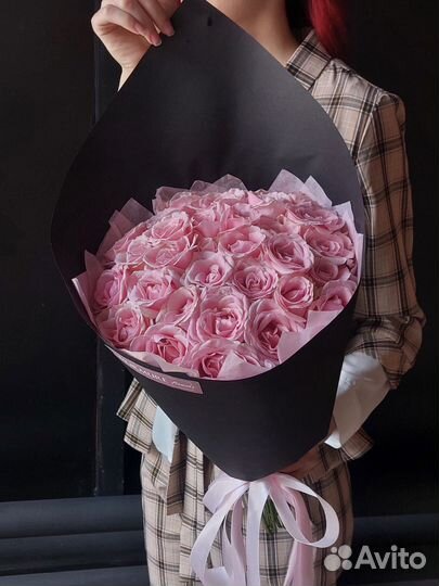 Розы букет роз 25 роз в картоне