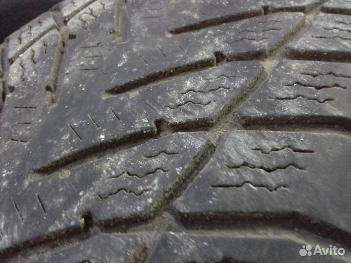 Goodyear UltraGrip 245/65 R17