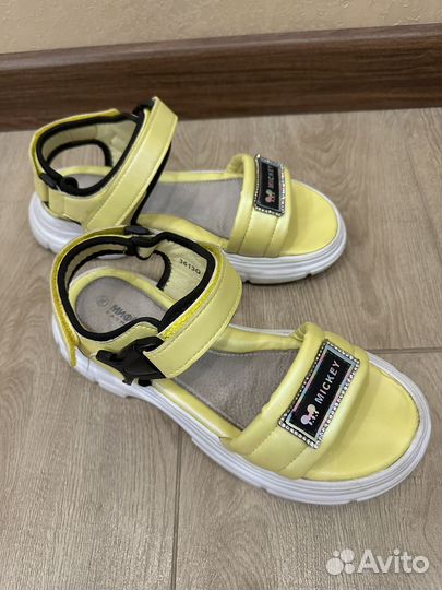 Сандалии для девочки