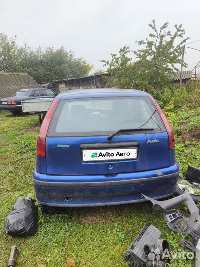 FIAT Punto 1.2 МТ, 1998, битый, 200 000 км