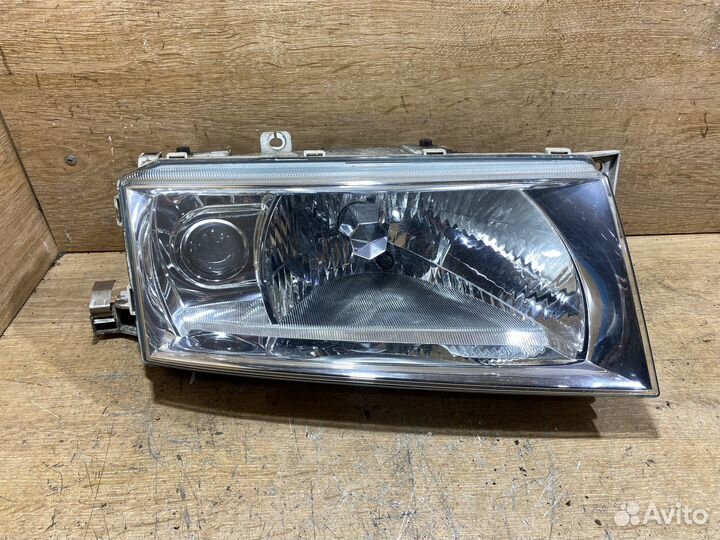 Фара правая Skoda Octavia Tour рест 142192