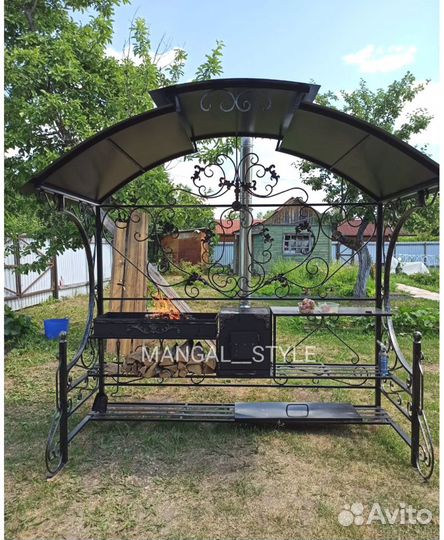 Мангал с крышей