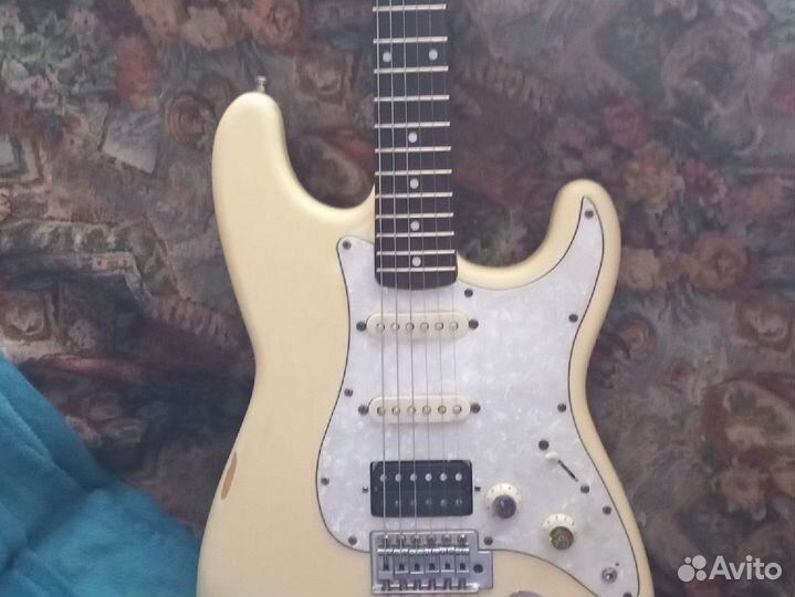 Электрогитара Squier Korea1997stratocaster +чехол