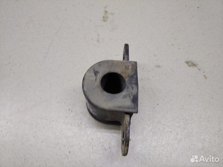 Кронштейн (п.з.к.) Fortuner 2015