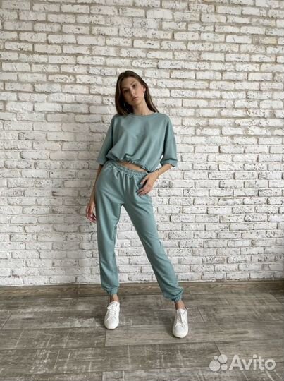 Спортивный костюм новый