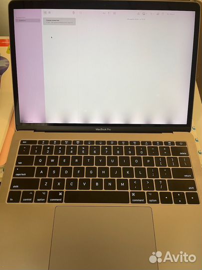 MacBook Pro 13 - 2016, Two Thunderbolt 3 ports