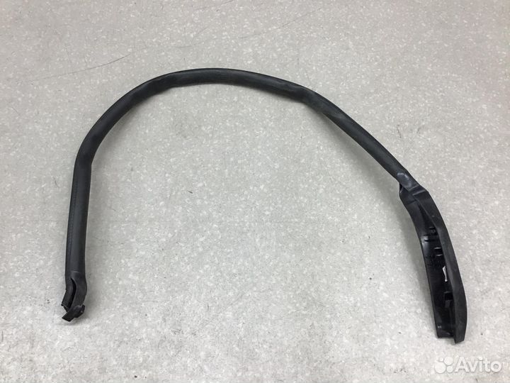 Уплотнитель двери Audi Q8 2018