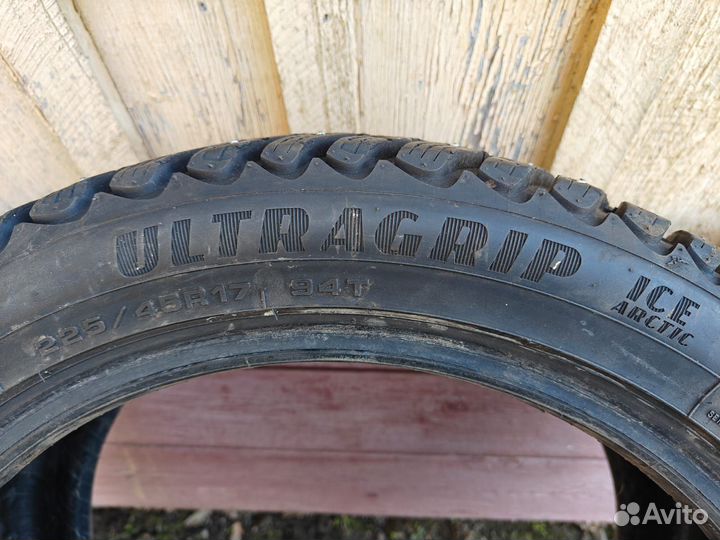 Goodyear Ultragrip Ice Arctic 225/45 R17
