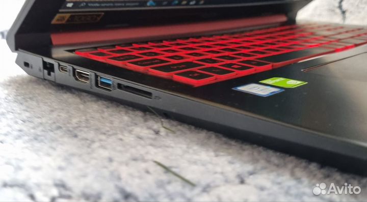 Игровой ноутбук Acer Nitro 5 /i5/12озу/MX150