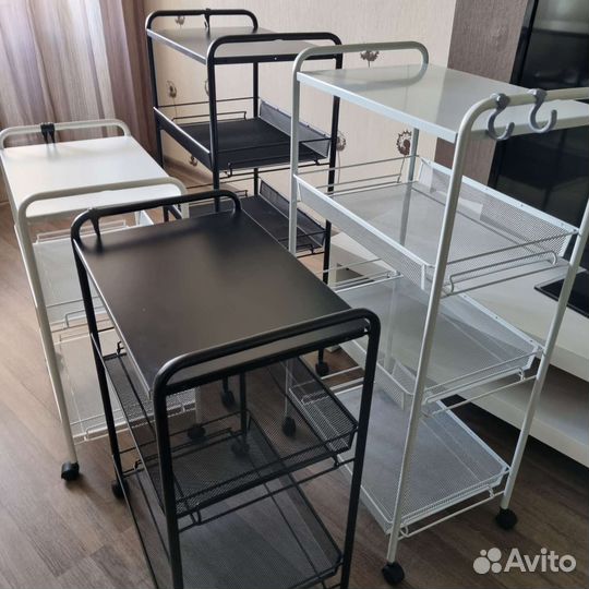 Этажерки двух цветов со столиком на колесах
