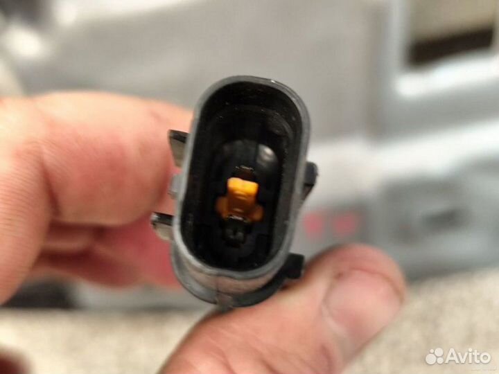 Стеклоподъемник задний правый Hyundai Santa Fe 1