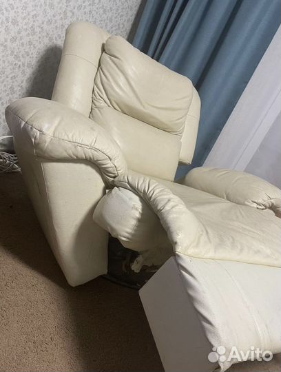 Кожанное кресло