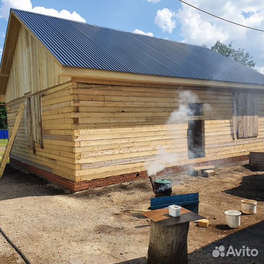 Сруб дома из бревна новый