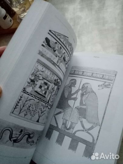 Книга античные орнаменты