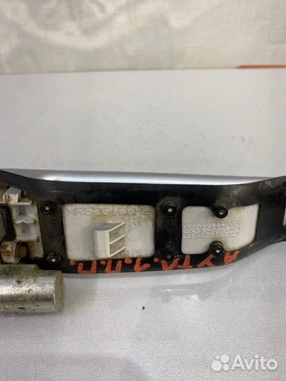 Ручка двери внешняя передняя правая Mitsubishi