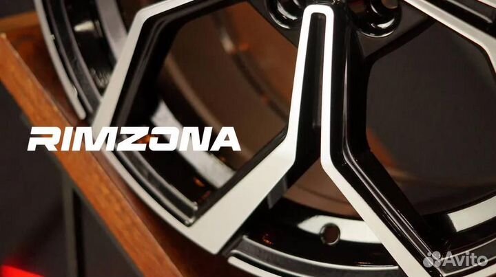 Литые диски Volkswagen Rapid R17 et38.0 5x100.0