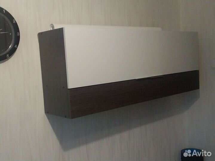 Шкаф-пенал навесной