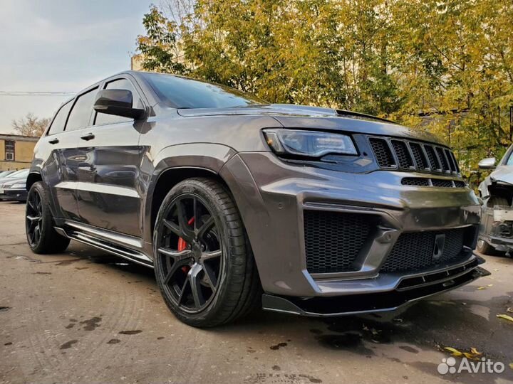 Передний бампер Jeep Grand Cherokee SRT8