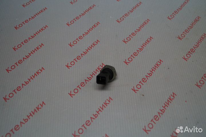 Nissan 25240-70J00 Датчик давления масла