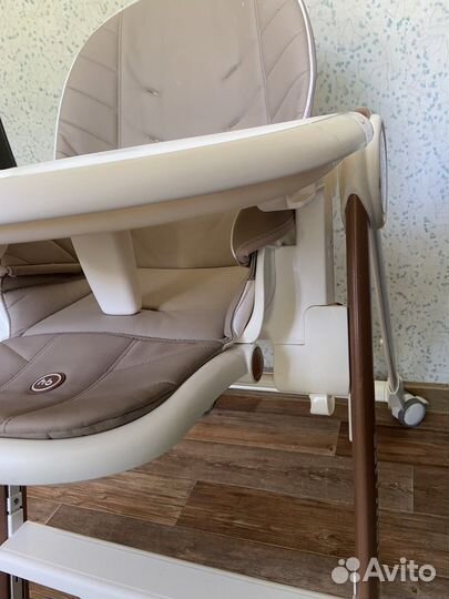 Детский стульчик для кормления happy baby Berny V2