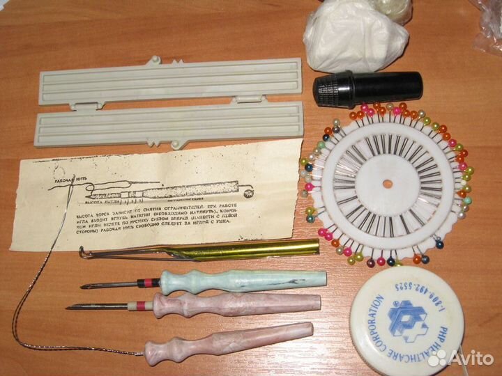 Молнии, бегунки, нитки, мелочи для шитья