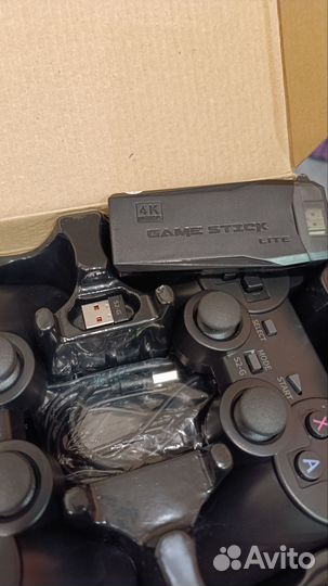 Игровая консоль