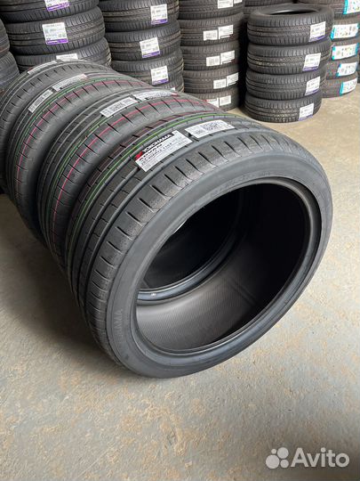 Yokohama Advan Sport V107C 285/40 R22 110Y