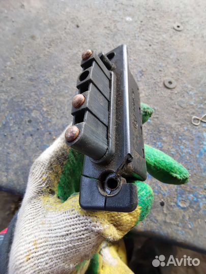 Концевик крышки багажника kia clarus 2