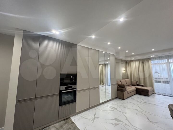 3-к. квартира, 100 м², 1/3 эт.