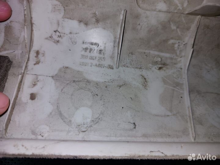 Обшивка стойки задняя левая Volkswagen Passat B5