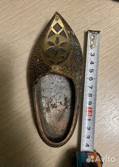 Бронзовая пепельница башмачок