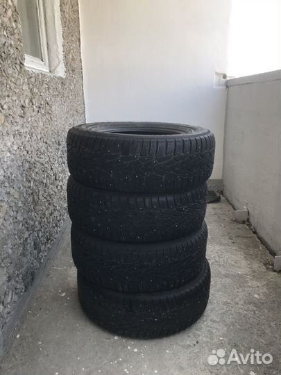 Nokian Tyres Hakkapeliitta 7 215/65 R16