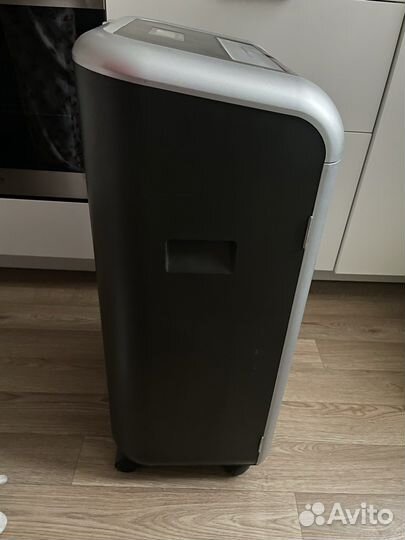 Уничтожитель бумаги/шредер