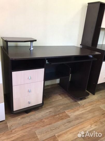 Компьютерный стол