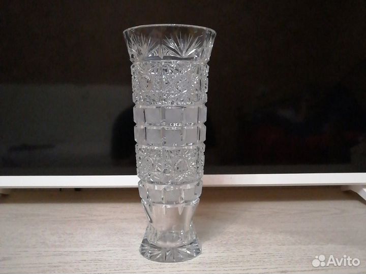 Хрустальная ваза