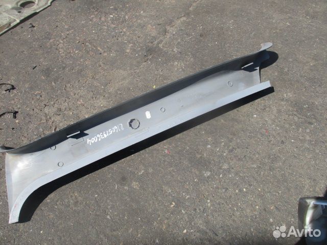 Накладка стойки лобового стекла правая Mercedes-Be