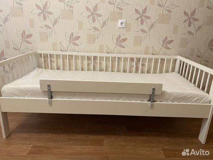 Детская кровать IKEA с матрасом