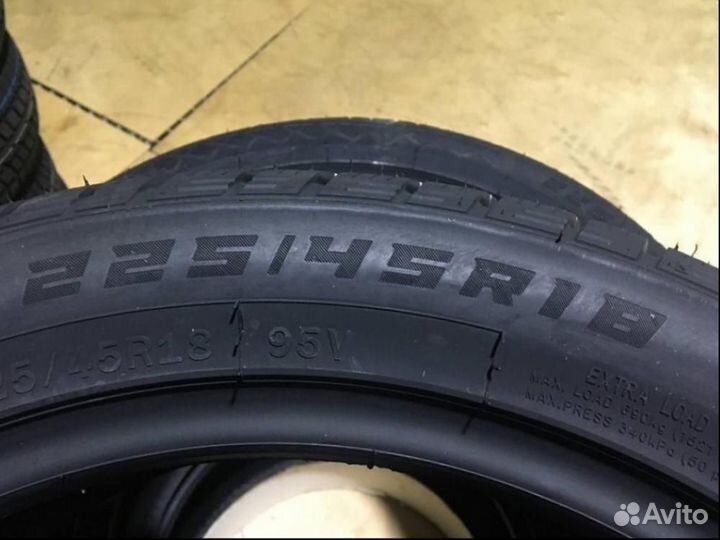 Windforce Snowblazer UHP 225/45 R18 95V
