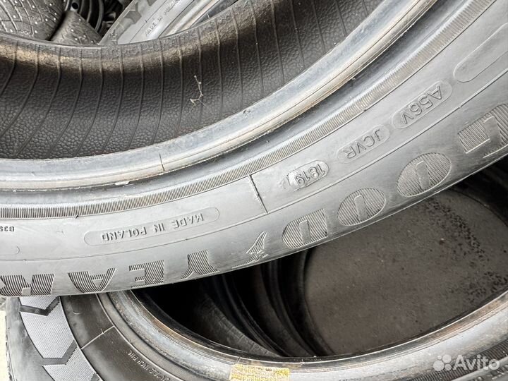 Goodyear Ultragrip Ice Arctic 215/65 R16 98T