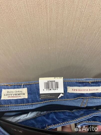 Джинсы levi's женские, новые с биркой