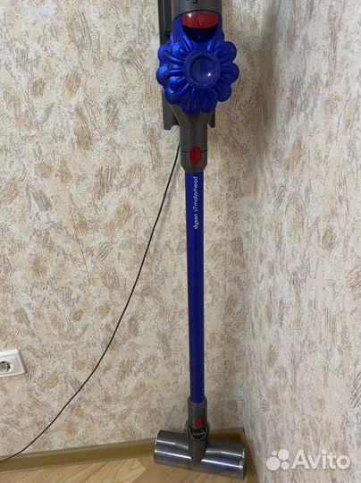 Пылесос Dyson v7