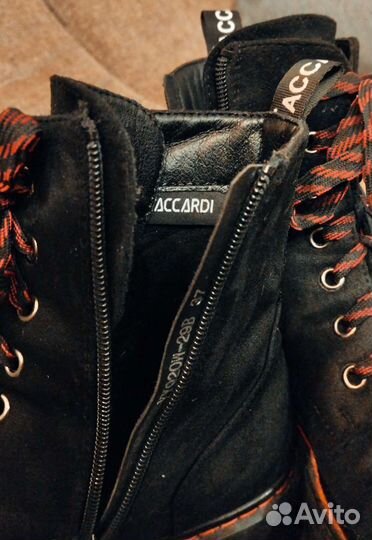 Фирменные замшевые ботинки