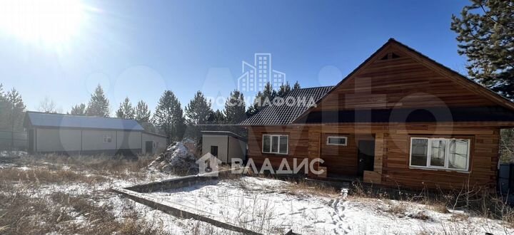 Дом 198 м² на участке 10,6 сот.