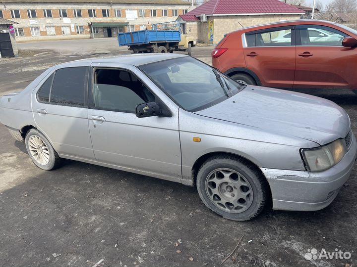 Nissan Bluebird 1.8 AT, 2000, 200 000 км