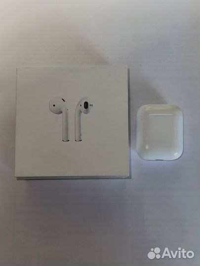 Наушники AirPods (2-го поколения)