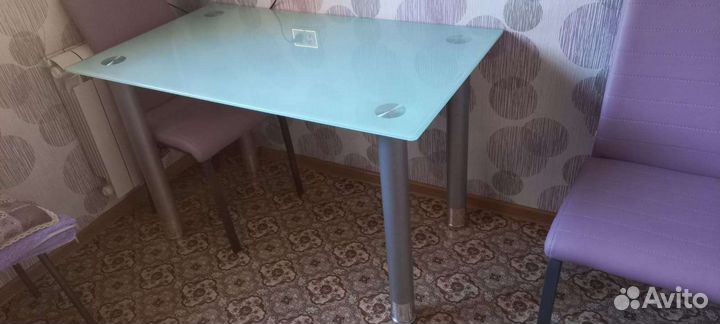 Стол стеклянный