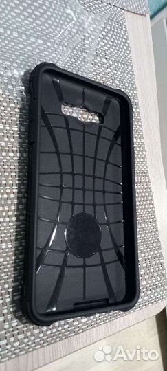 Чехол на телефон