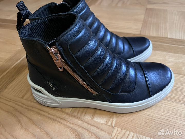 Ботинки демисезонные для девочки ecco 33