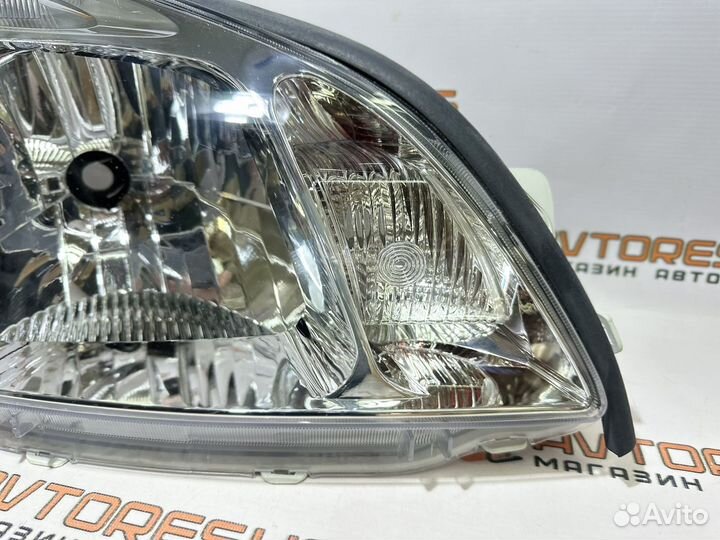 Фара Toyota Premio 240 2001-2007 новая правая
