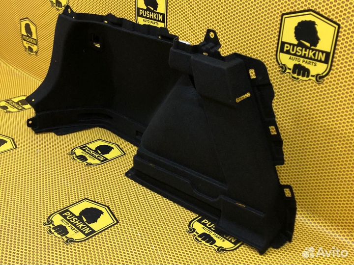 Обшивка багажника боковая нижняя левая Hyundai I30